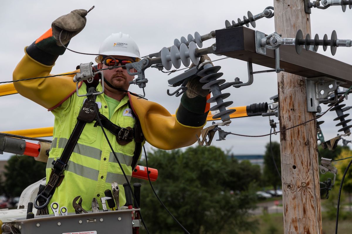 Lineman assistant
